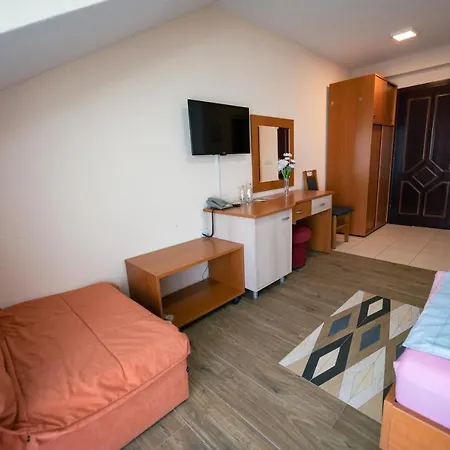 Holiday-m 3* Ohrid
