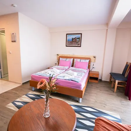 Holiday-m Hotel