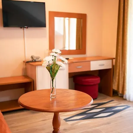 Hotel Holiday-m Ohrid