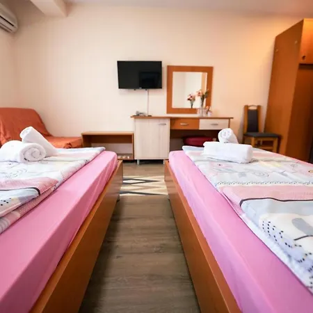 Holiday-m 3* Ohrid